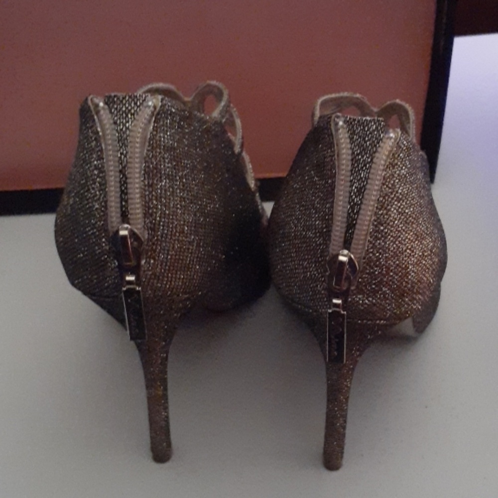 Shoes - Picture 3 of 4